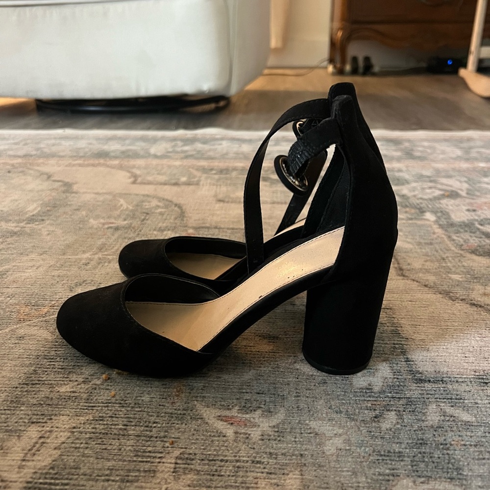 LC Lauren Conrad Black Block Heel Pumps